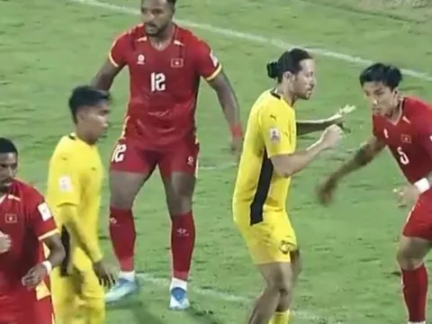 Lý do Việt Nam bị thổi penalty trước Malaysia