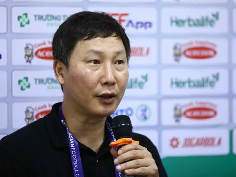 HLV Kim Sang-sik hài lòng về màn phối hợp của Hoàng Hên - Xuân Son