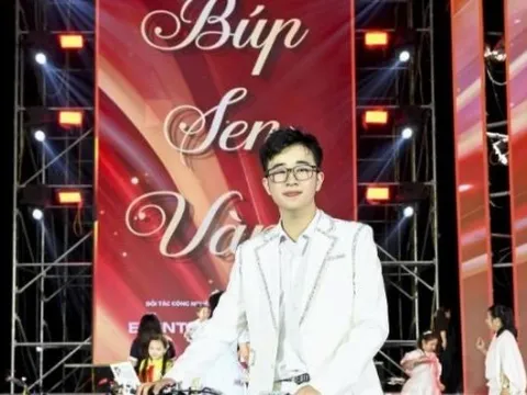 Kiều Vũ Nhật Anh chinh phục Giải thưởng Nam Ca sĩ được Yêu Thích Nhất tại Búp Sen Vàng