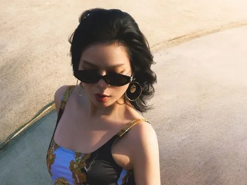 Lệ Quyên diện áo tắm một mảnh khoe dáng ở tuổi 45