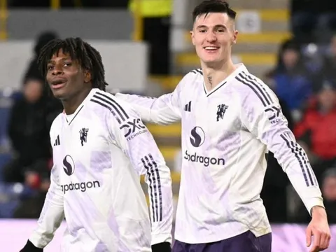 Đội hình ngôi sao Premier League ngồi nhà xem World Cup