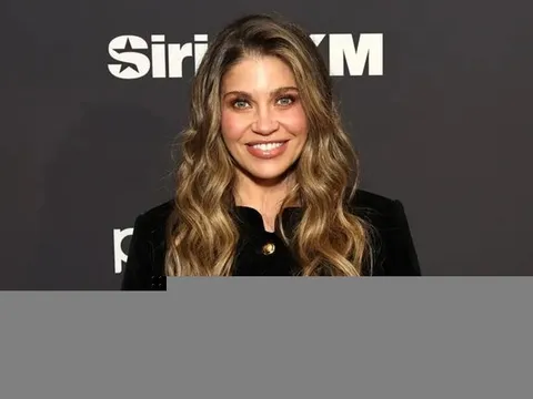 Nữ diễn viên Danielle Fishel thừa nhận việc bị miệt thị ngoại hình, suýt phải chấm dứt sự nghiệp