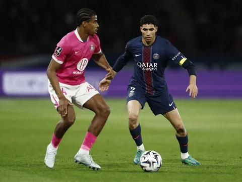 Hakimi cam kết tương lai với PSG