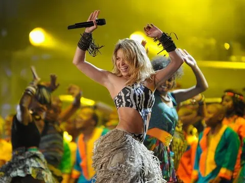 World Cup chưa bắt đầu, dân mạng đã gọi tên một nữ ca sĩ quen thuộc