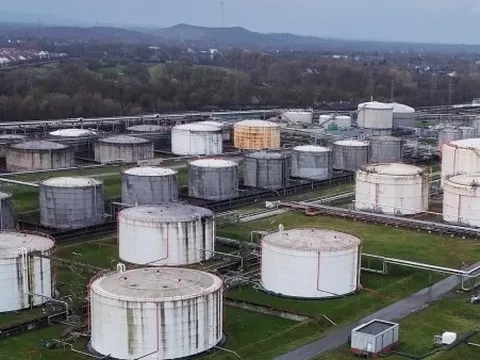 EU kêu gọi 'phản ứng mang tính cấu trúc' nhằm đối phó tình trạng giá dầu cao