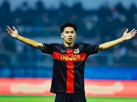 Lê Văn Thuận khiến HAGL ôm hận