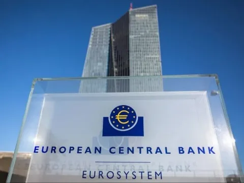ECB cân nhắc quyết định về lãi suất