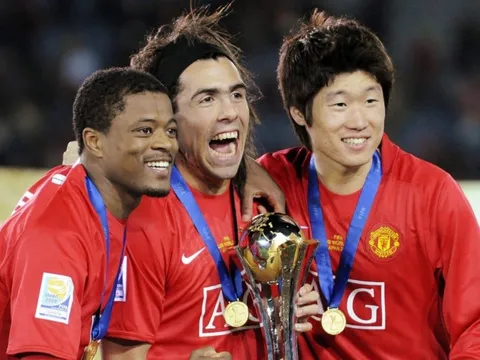 'Tôi sẽ giết cậu' - Evra kể lại cú sốc Tevez rời MU sang Man City