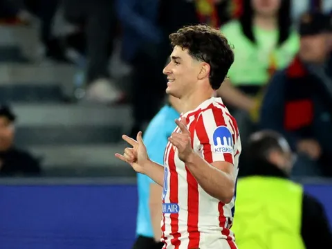 Nhìn Alvarez, Barcelona thấy cái giá của một thương vụ hụt