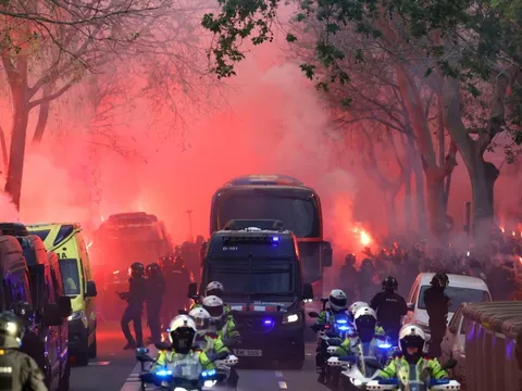 Barcelona nguy cơ bị UEFA trừng phạt