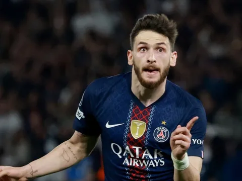 Kvaratskhelia khiến Liverpool tiếc đứt ruột