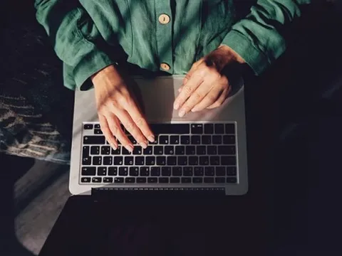 Goldman Sachs: Người lao động Mỹ mất việc làm do AI sẽ phải chịu áp lực kinh tế lâu dài