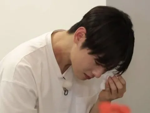 Cha Eun Woo xin lỗi