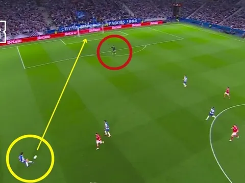 Khoảnh khắc điên rồ ở Europa League