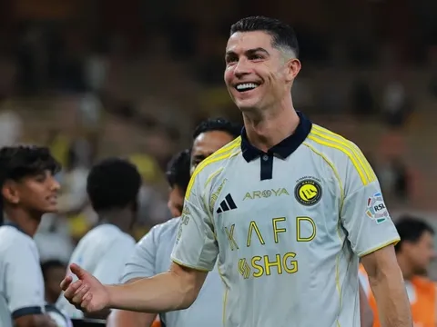 Saudi Pro League dậy sóng vì Ronaldo