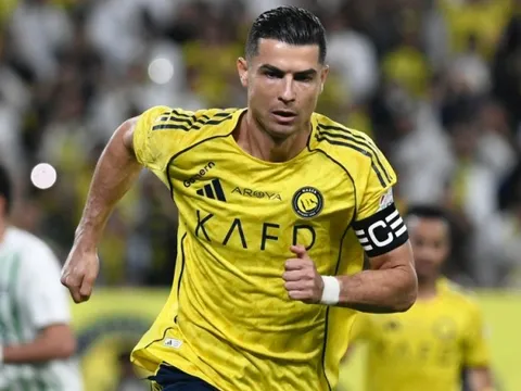 Ronaldo được khuyên nên giải nghệ