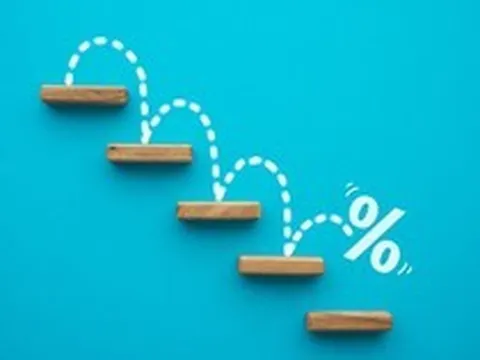 Vì sao ý tưởng “gấp đôi tài khoản sau 10 năm” từ lãi kép gửi tiết kiệm là rất khó?