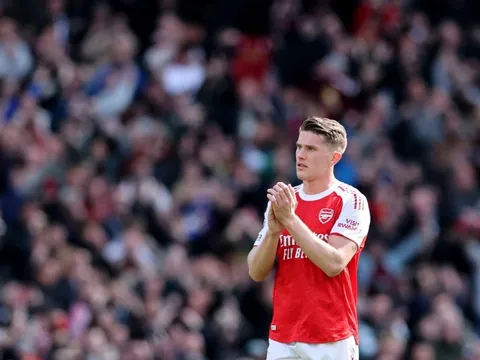 Arsenal sụp đổ, Henry gọi là 'đáng xấu hổ'