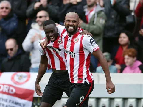 Lịch sử bóng đá Brazil được viết lại ở Premier League