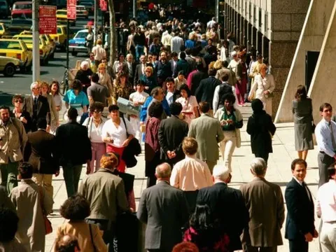 Niềm tin tiêu dùng rơi xuống thấp nhất, người dân Mỹ ngày càng bi quan về kinh tế