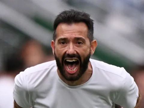 Valencia rơi tự do