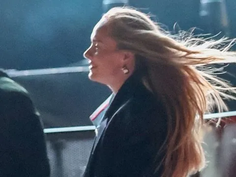 Adele xuất hiện trước công chúng theo cách đầy giản dị tại Coachella