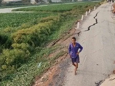 Sạt lở nghiêm trọng ở Tây Ninh, đường 60 m sụt lún