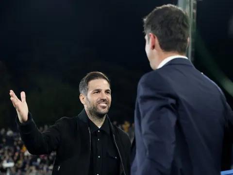 Trận đấu nghẹt thở của thầy trò Fabregas