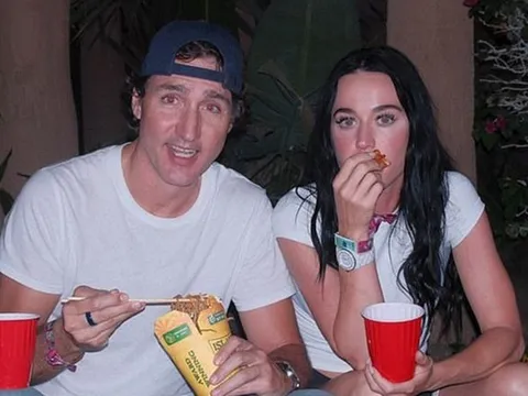 Loạt khoảnh khắc gây sốt của Katy Perry và bạn trai Justin Trudeau ở Coachella