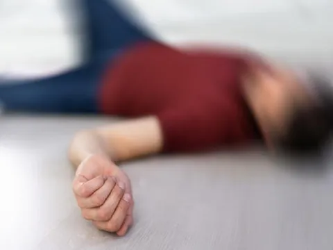 Người đàn ông 28 tuổi tử vong khi đang làm việc, bác sĩ nhắc "bận đến mấy cũng nên làm điều này"