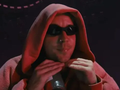 Tranh cãi xoay quanh màn trở lại của Justin Bieber