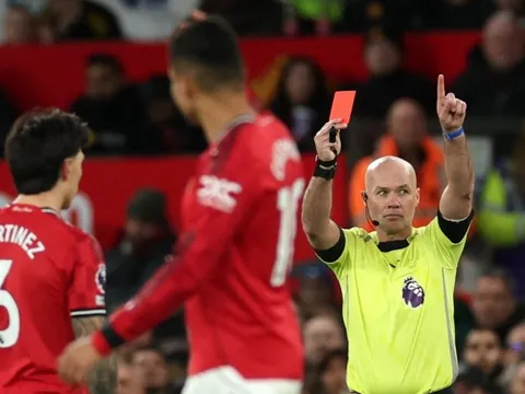 Tranh cãi trong ngày MU thất bại