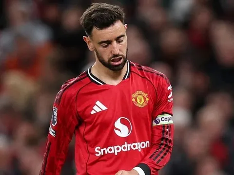 MU nhận thất bại lịch sử trước Leeds