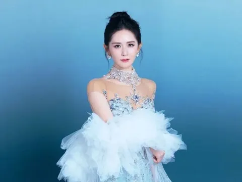 Tạ Na gây sốt với tạo hình 'nàng tiên biển'