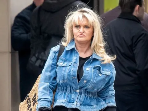 Nữ diễn viên Danniella Westbrook xuất hiện với gương mặt lạ lẫm sau ca đại phẫu thuật thẩm mỹ