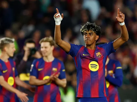 Phản ứng của Yamal khi được nói hay nhất thế giới