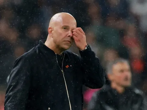 Quyết định khiến Slot bị chỉ trích thậm tệ