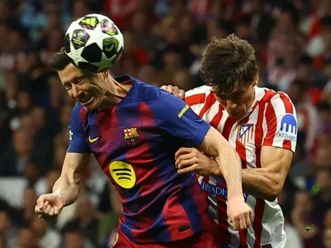 Cơn ác mộng 14 năm trước ùa về với Barcelona