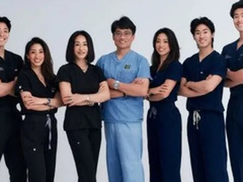 Gia đình có 7 bác sĩ gây sốt mạng xã hội