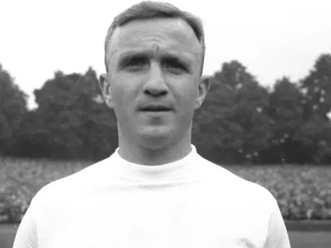 Huyền thoại Real Madrid qua đời ở tuổi 96