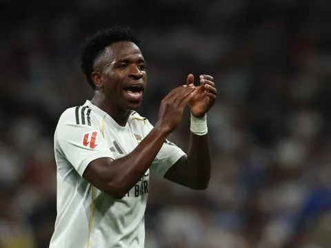 Vinicius mắng Bellingham: 'Câm miệng lại'