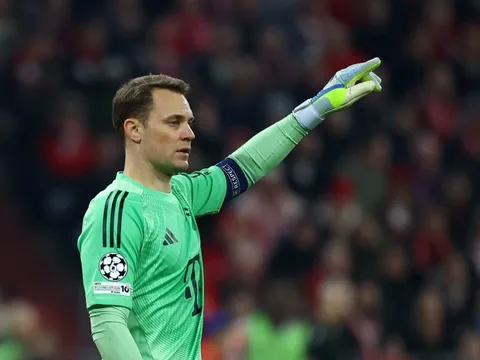 Sai lầm khó tin của Neuer