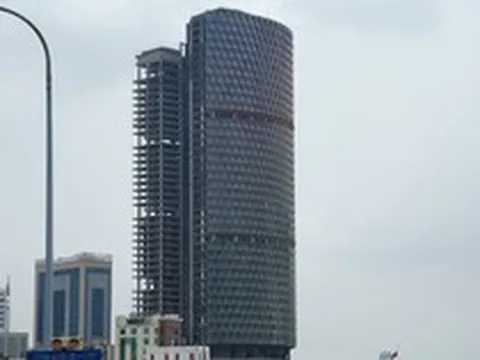 Tòa nhà "tai tiếng" trên đất vàng TPHCM: Số phận lao đao, trở thành khoản nợ xấu BĐS lớn bậc nhất, đến lớp vỏ rực rỡ mỗi đêm dù bên trong vẫn là khối bê tông khổng lồ