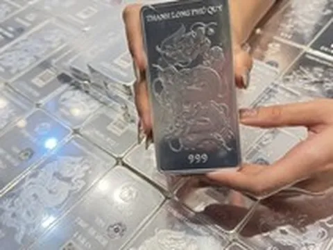 Giá bạc hôm nay 16-4: Nhiều người bất ngờ với đà tăng của bạc