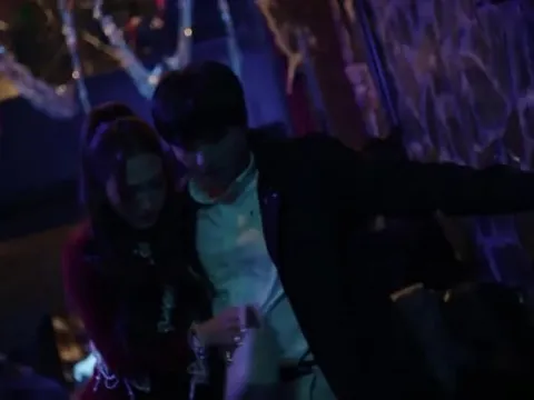 Bước chân vào đời tập 23: Quân sa vào vòng tay của gái lạ