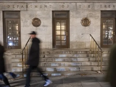 Mỹ tung một đòn trừng phạt mới nhằm vào ngành dầu mỏ Iran