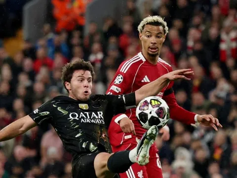 Ekitike nghỉ 9 tháng