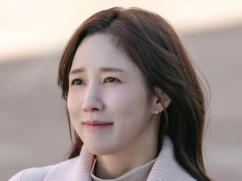 Nữ diễn viên Lee Soo Kyung thú nhận gặp tai nạn giao thông