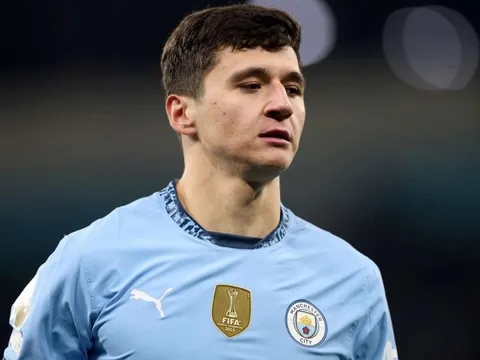 Cầu thủ châu Á gây kinh ngạc ở Man City