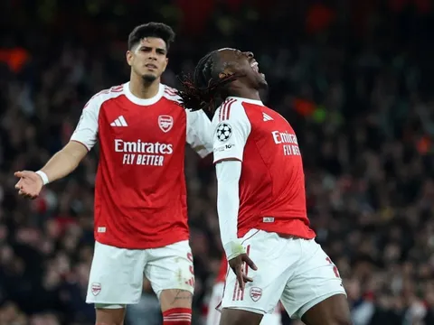 Arsenal thua là chấm hết?